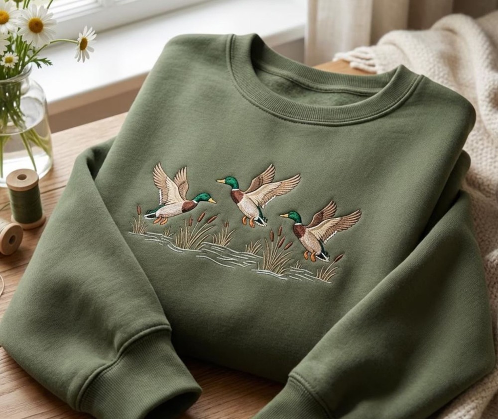 Vintage Mallard Duck Sweatshirt , 90s Wildlife Nature Embroidered sweater