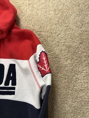 Canada 1867 Colorblock Hoodie Red White Blue Maple Leaf Sleeve Size Small