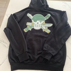“One Piece”. ZORO. Size M. Black. Crew Full HOODIE. Sweatshirt