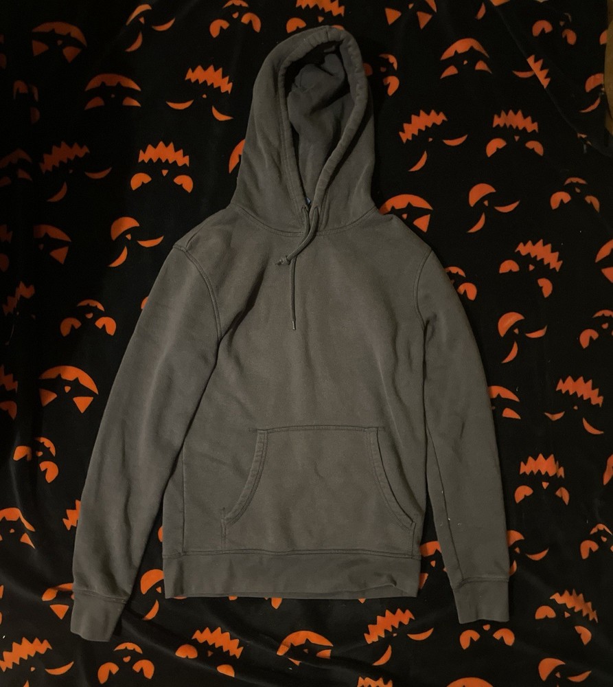 H&M Men’s Gray Fleece Pullover Hoodie S Hooded Drawstring Pockets Long Sleeve