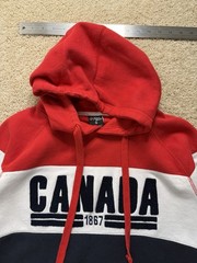 Canada 1867 Colorblock Hoodie Red White Blue Maple Leaf Sleeve Size Small