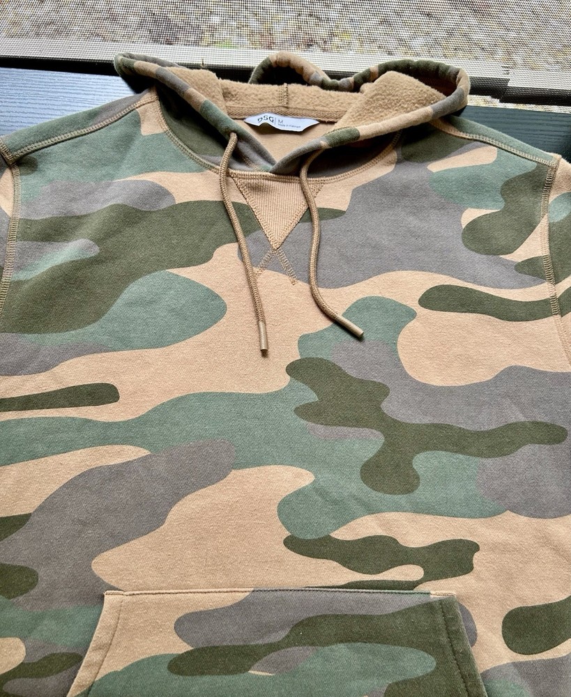 Men’s DSG camo Hoodie Kangaroo Pocket Size M