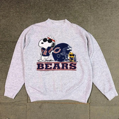Chicago Bears Snoopy Ash Grey Crewneck Sweatshirt Unisex NFL Fan