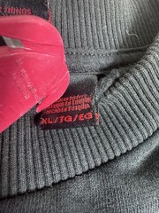 Quicksilver X Netflix Stranger Things Sweater Adult XL Black Red