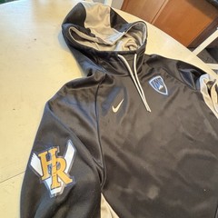 Nike hoodie Black and gray 100% polyester. Size L.. Front pocket. 👍 Condition!