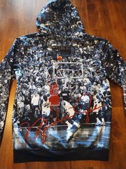 Michael Jordan Graphic Hoodie with Iconic Print “The Last Shot” Size M/L
