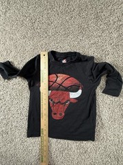 Chicago Bulls NBA Shirt Youth Small Long Sleeve Black Red Basketball Sport