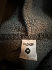 SNAP ON HOODED PULLOVER HOODIE LOGO FRONT AND BACK. GRAY. FULL ZIP SIZE M