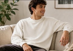 Gildan crewneck sweatshirt White