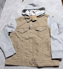 Levi’s Trucker Hoodies, Men Size Medium ,stylish BOTTON Up
