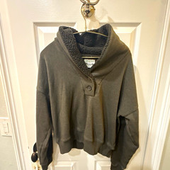 Cozy American Eagle Men’s Gray Pullover Hoodie High Neck Button Accent Size S