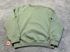 NEW Disney Sweatshirt Adult Medium Green Tis The Season Mickey Mouse Christmas
