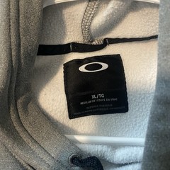Oakley Men’s XL Gray Pullover Fleece Hoodie Logo Graphic Print Pockets