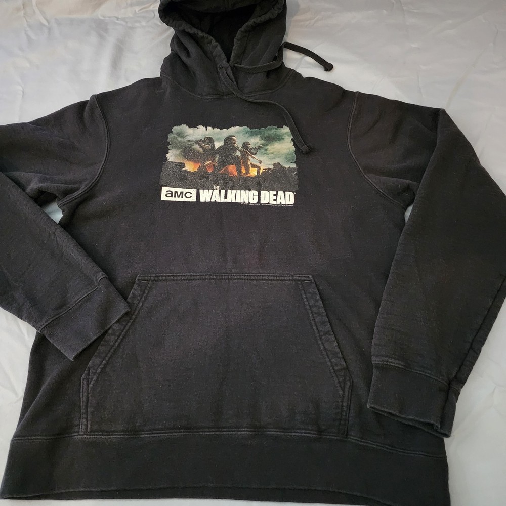 Walking Dead Season 8 Hoodie Size Medium Black Pullover ALL OUT WAR Unisex