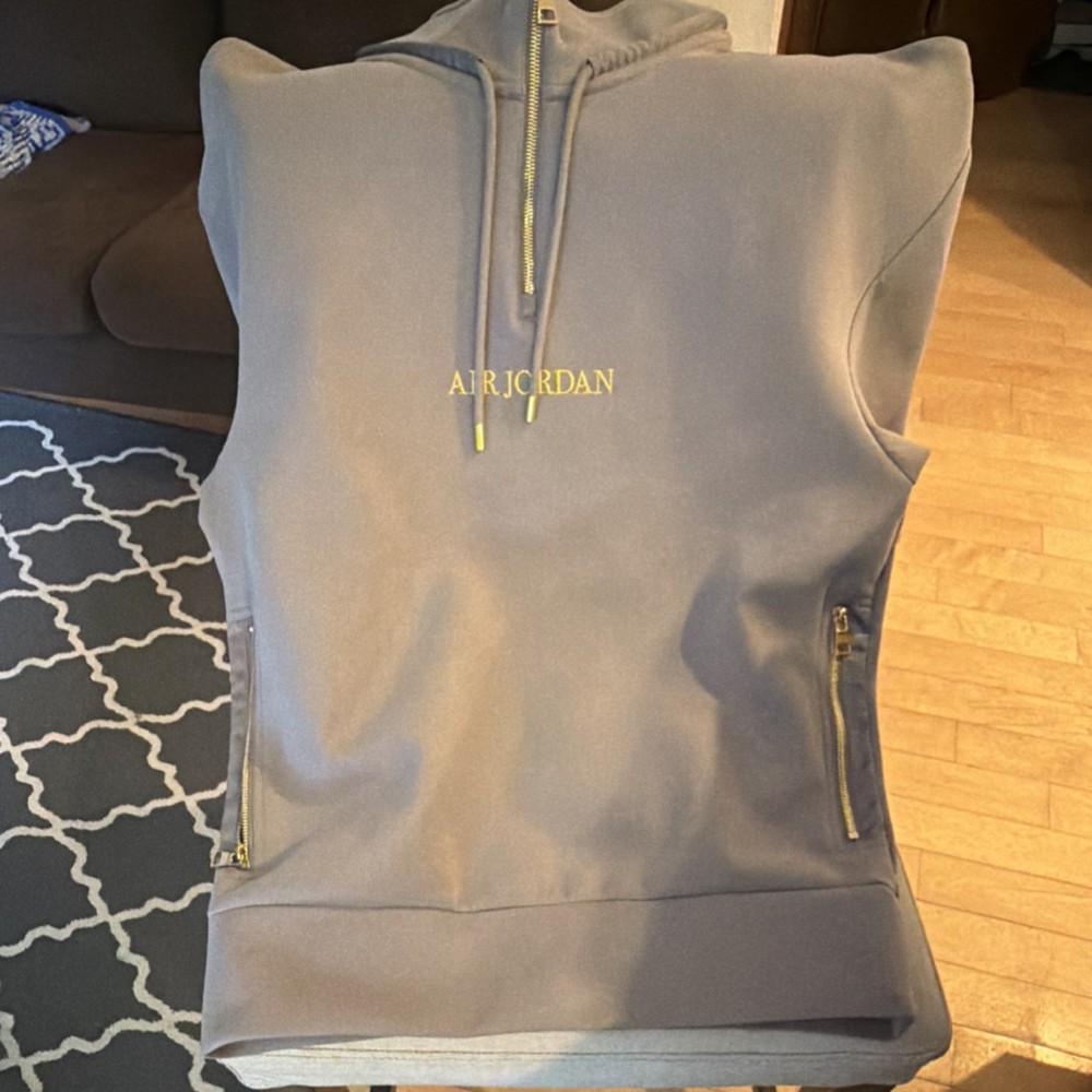 Jordan Men’s Gray 1/4 Zip Pullover Hoodie w/ Pockets High Neck Size S