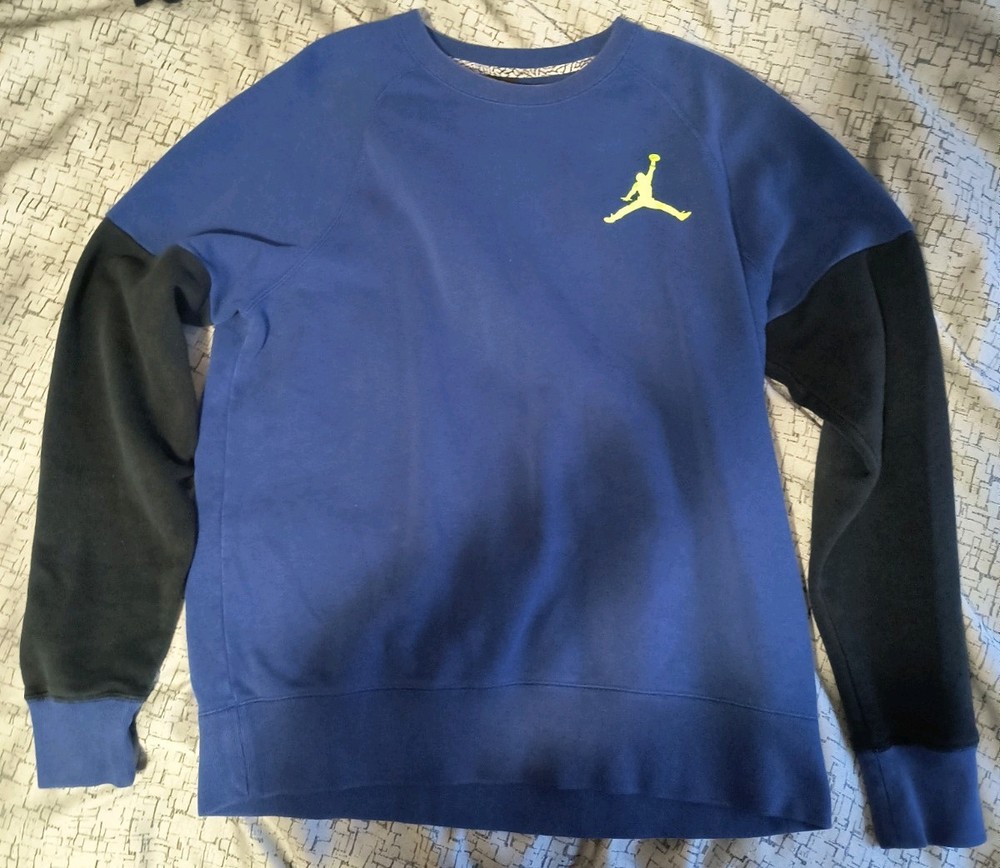 Nike Air Jordan Vintage Sweatshirt Adult Large, Black/Blue, Crewneck