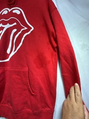 The Rolling Stones No Filter Tour 2021 Red Hoodie Sweatshirt Size L has some sta