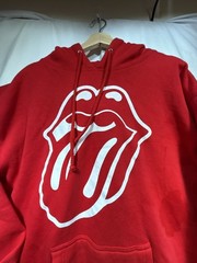 The Rolling Stones No Filter Tour 2021 Red Hoodie Sweatshirt Size L has some sta