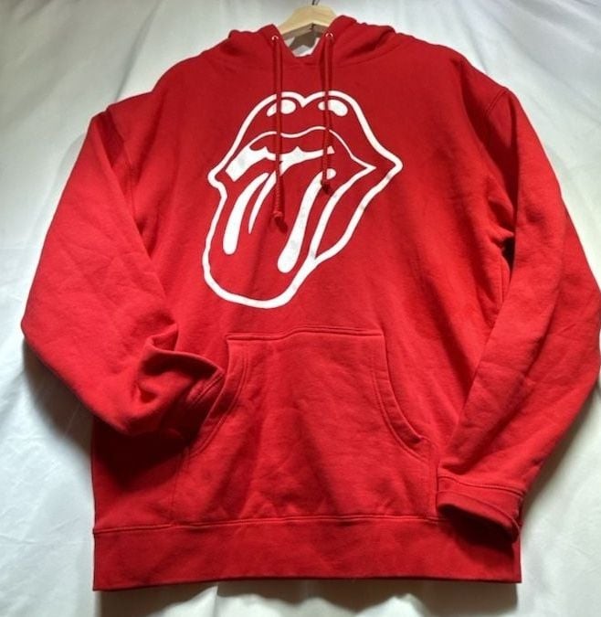 The Rolling Stones No Filter Tour 2021 Red Hoodie Sweatshirt Size L has some sta
