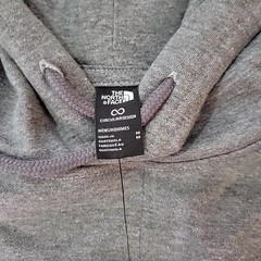 NWT The North Face Mens Half Dome Pullover Hoodie Light Gray Heather Size Medium