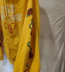 Lil TJay Rapper Yellow Hoodie “NONE OF YOUR LOVE” men’s Med Roses On Arms