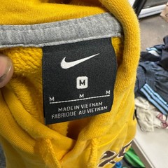 Nike Hoodie Mens Size M Yellow Minnesota Morris Collegiate Pullover Sweatshirt