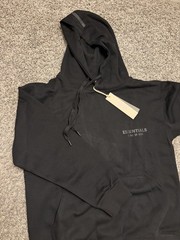 🌟 Essentials Men’s Black Hoodie New Sz M – L Fast USA Shipping 🇺🇸