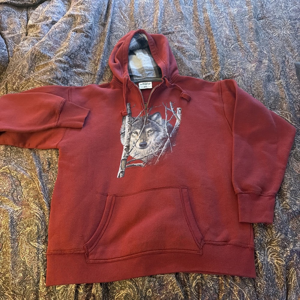 Vintage Wolf Deep Red Vintage Hoody – Wild Things collection / Mens outdoor