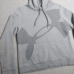 Men’s Under Armour All Season Gear Semi Fitted Hoodie Large Gray