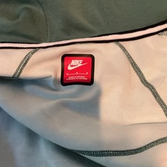 Nike Men’s Green Camo Pullover Hoodie Fleece Pockets Logo Size M