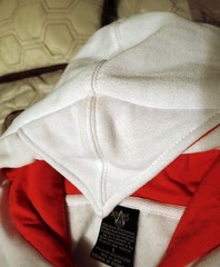 Assassin’s Creed III Zip Up White and Red Hoodie Jacket Men’s Small