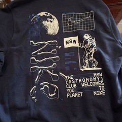 Men’s NIKE NSW CLUB ASTRONAUT GRAPHIC PULLOVER HOODIE Navy Size L MSRP $75 New