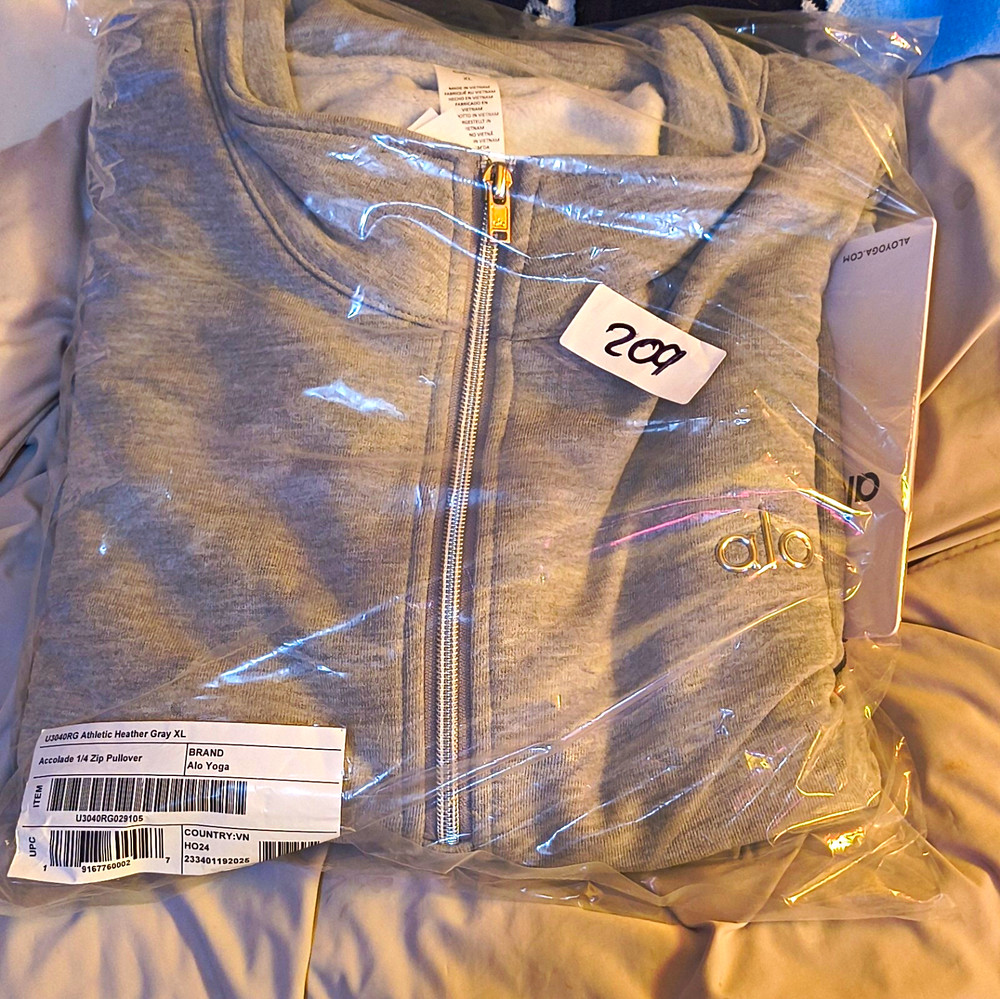Alo Yoga Men’s XL Gray Solid Accolade 1/4 Zip Pullover Sweatshirt