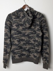 Primark Men’s Medium Camouflage Pullover Hoodie with Ribbed Shoulder Detail