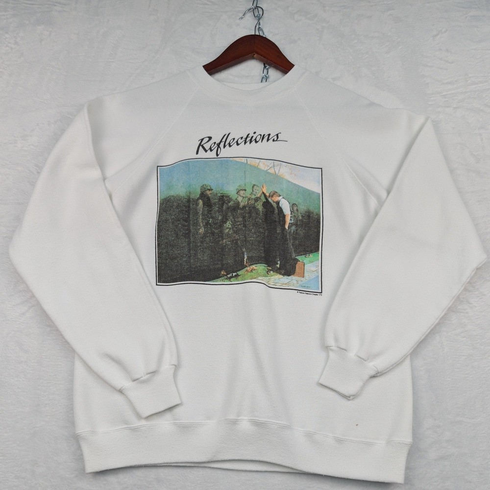 VTG Hanes Sweatshirt Men’s L White Vietnam Veterans Memorial Reflections Art 90s