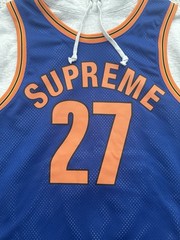 SUPREME New York Knicks Basketball Jersey / Hooded Sweatshirt Combo in Size M