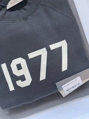 Fear of God Essentials 1977 Crewneck Iron Grey Black SS22 – Size X-Small (XS)