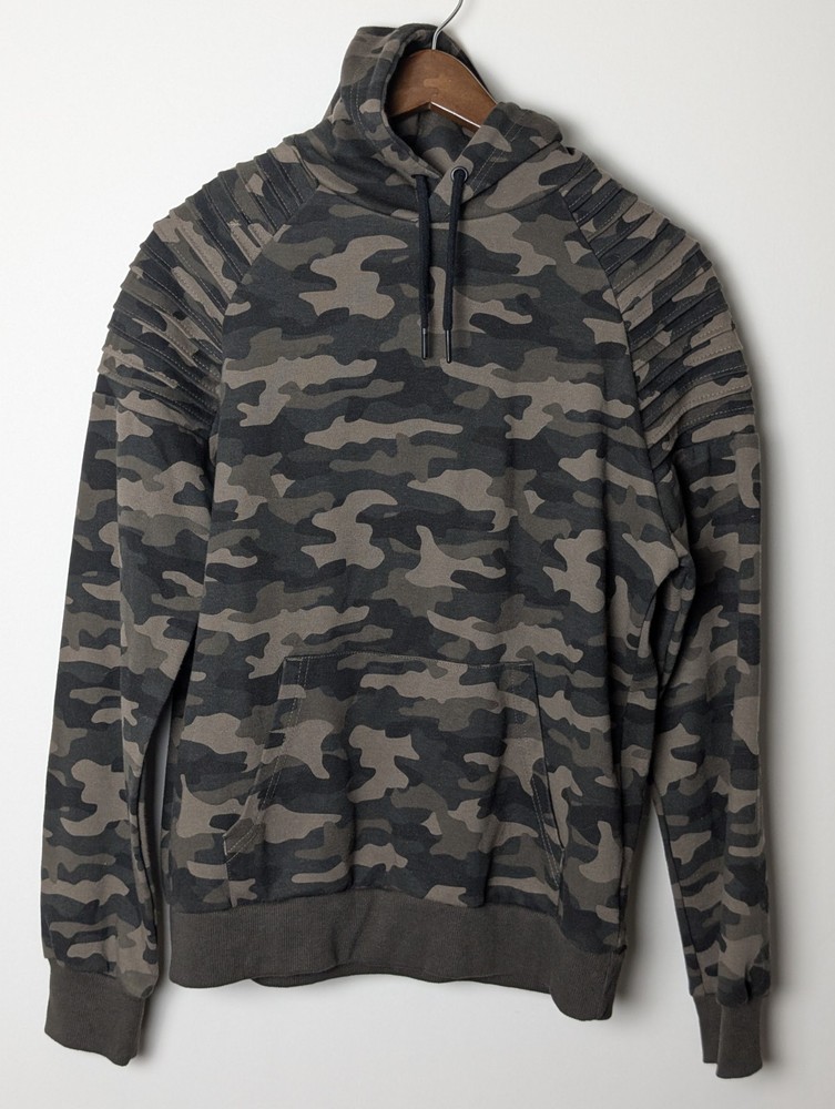 Primark Men’s Medium Camouflage Pullover Hoodie with Ribbed Shoulder Detail