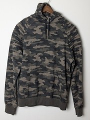 Primark Men’s Medium Camouflage Pullover Hoodie with Ribbed Shoulder Detail
