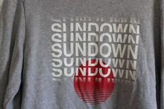 Men’s Gray Sweetheart H & M Sun Down Graphic Printed Design Size L 1.19
