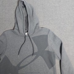 Men’s Under Armour All Season Gear Semi Fitted Hoodie Large Gray
