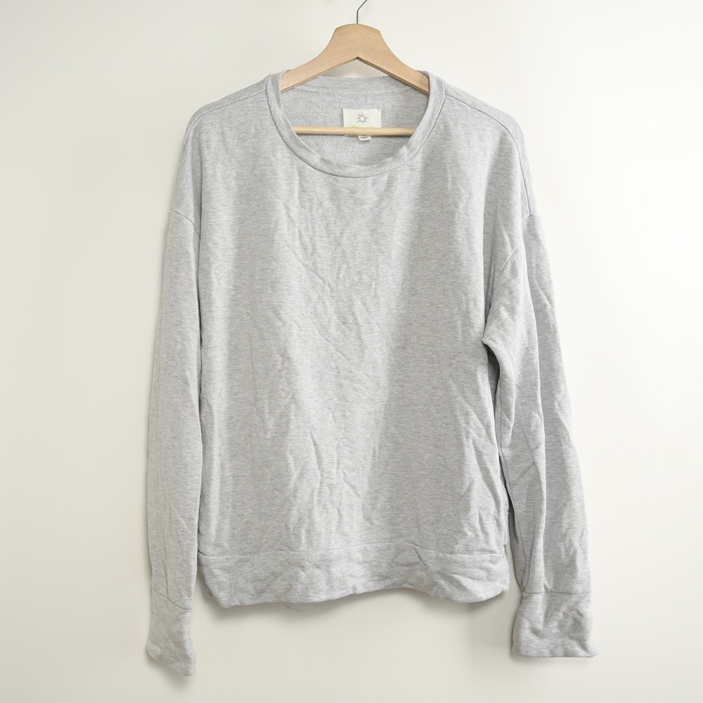 Offline Men’s M. Light Gray Long Sleeve Basic Crew Neck Sweatshirt