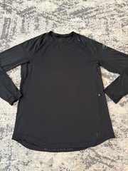 Lululemon License to Train LS Mens S Black Pullover Lambeau Field See Pics