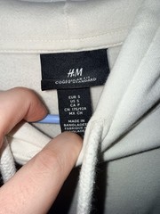 H&M Men’s White Graphic Print Pullover Hoodie Regular Fit Size S Pockets