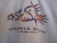 VINTAGE VIRGINIA BEACH HOODIE: FISH EATING FISH: NONE LISTED JERZEES XL