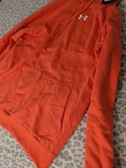 New With Tag Men’s Medium Coral/Orange Drawstring Pocketed Under Armour Hoodie