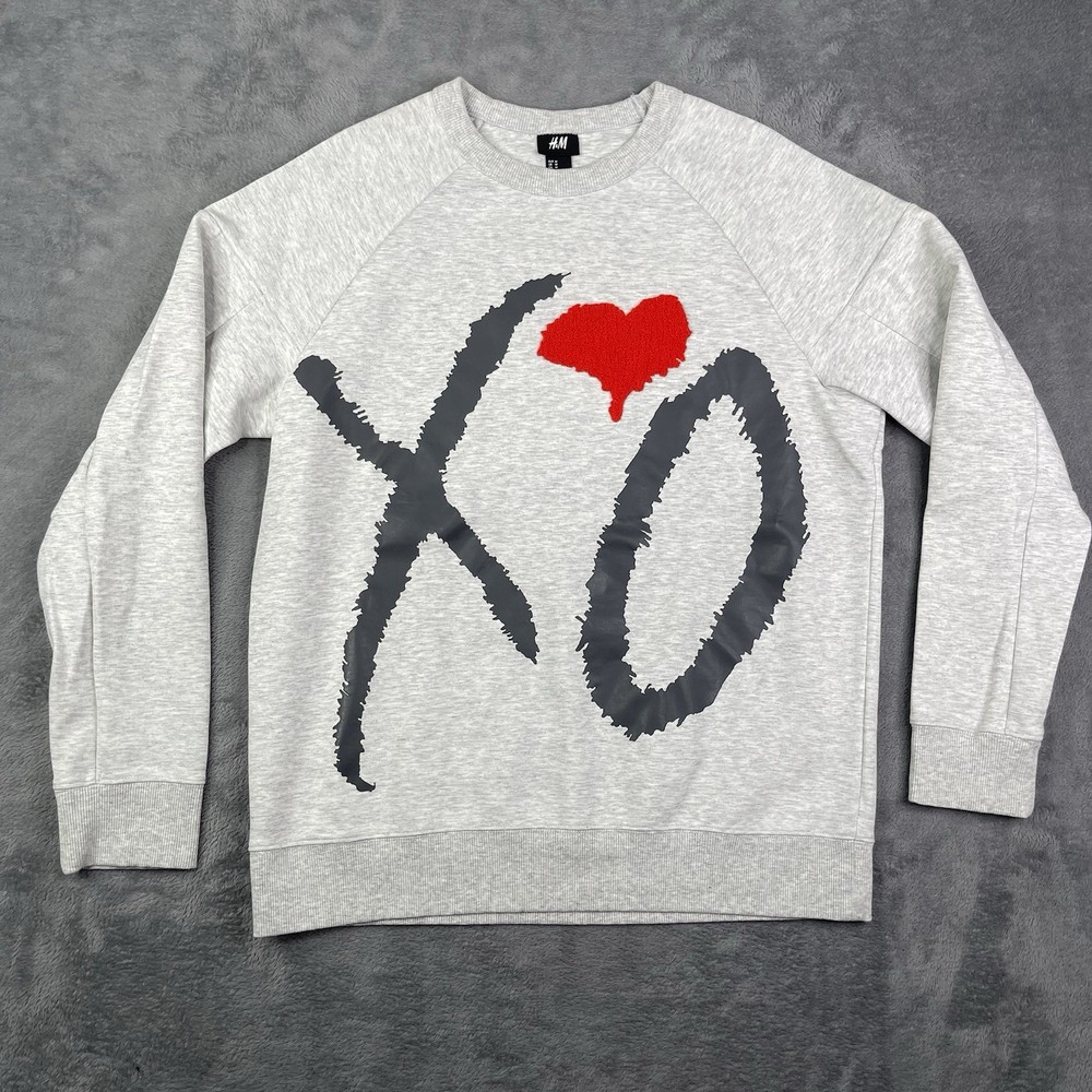 The Weeknd XO Sweatshirt Mens Medium H&M Gray Pullover Heart Big Logo Hip Hop