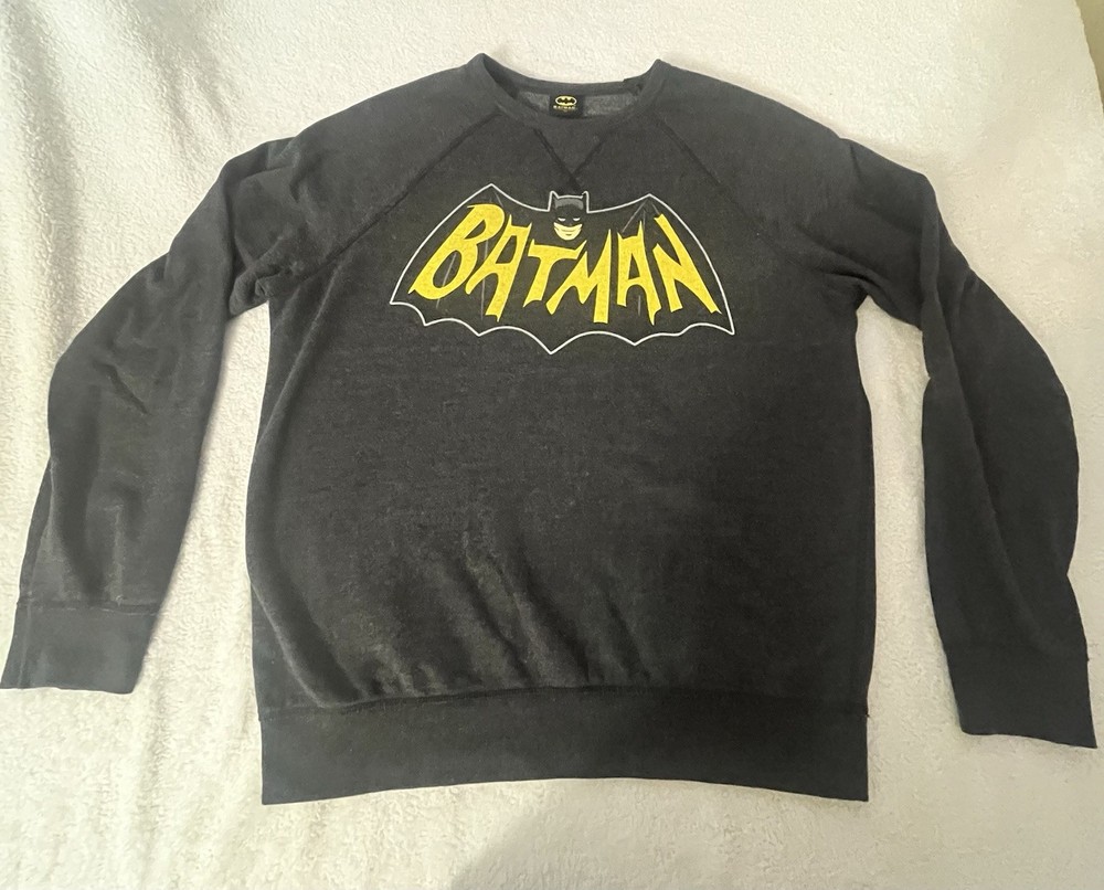 Batman Mens EUC Vintage Look M Regular Gray Crewneck Pullover Long Sleeve