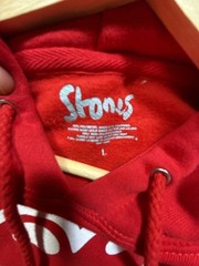 The Rolling Stones No Filter Tour 2021 Red Hoodie Sweatshirt Size L has some sta