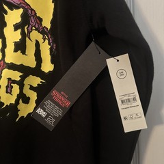 Netflix Stranger Things Oversized Fleece Sweatshirt No Boundaries Black XXS (00)